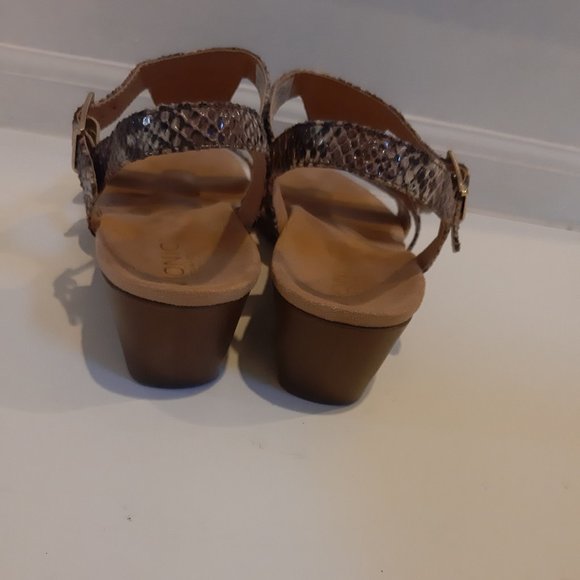Vionic Glenda Sandals size 9 - Picture 3 of 6